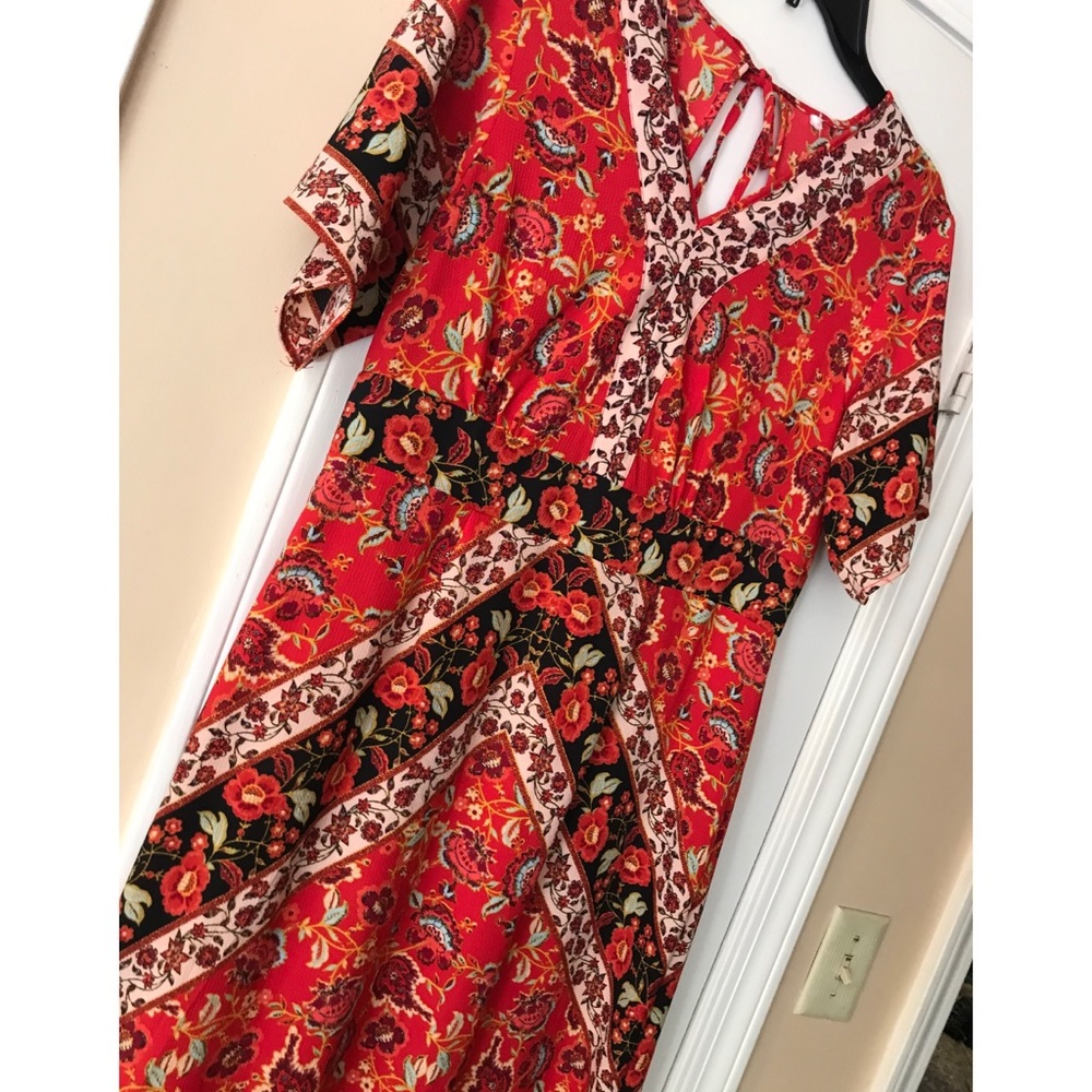 NWOT- never worn STUNNING red patterned maxi